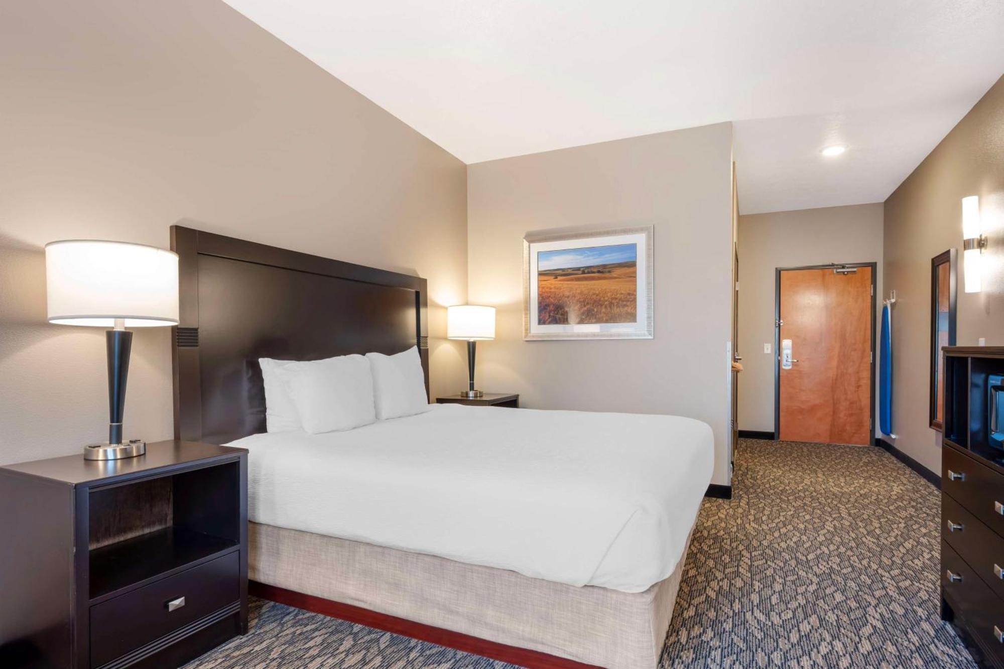 Western Wheatland Hotel